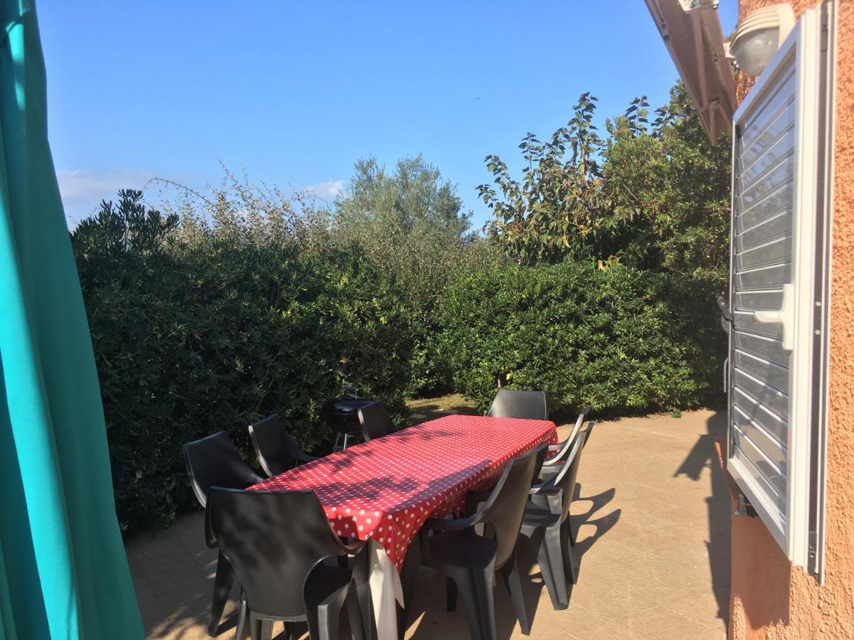 Residence Les Jardins De Sainte-Lucie "Piscine Chauffee" מראה חיצוני תמונה